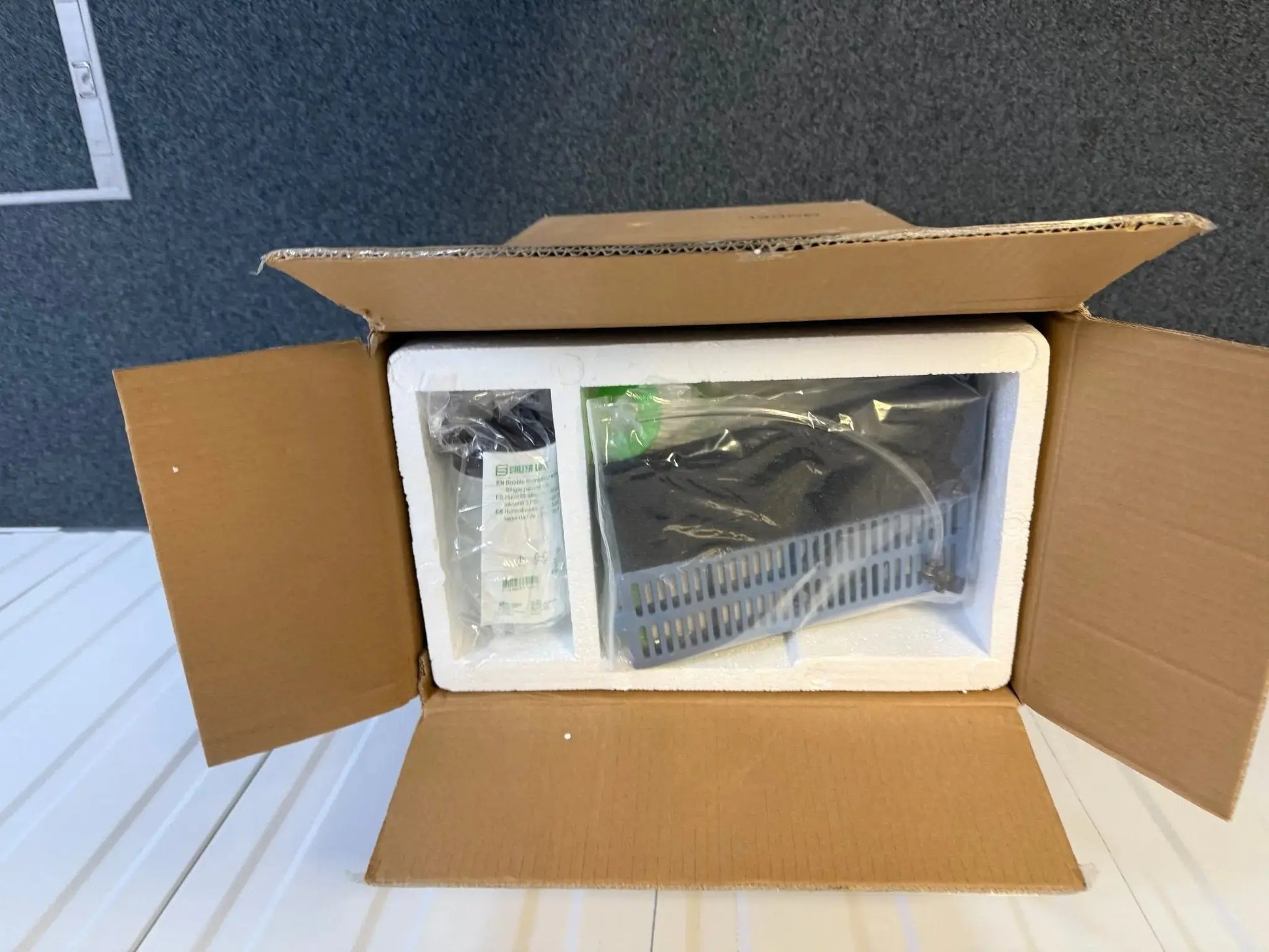 SYSMED M50 Floor Oxygen Concentrator - New in Box - SelfiMed UK